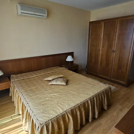 Sunnyapart 771 Apartment