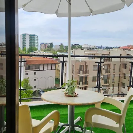 Sunnyapart 771 Apartment